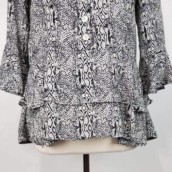 Ophelia Roe Black Snakeskin Print Bell Sleeve Layered Pullover Top Size M - Picture 3 of 12